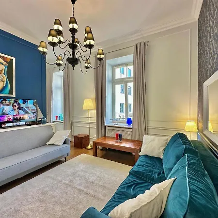 Apartment Decor Metro Wifi 300 Mbs 65tv Netflix Hbo *