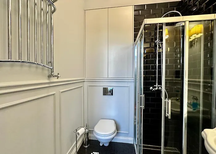 Decor Metro Wifi 300 Mbs 65tv Netflix Hbo Warsaw