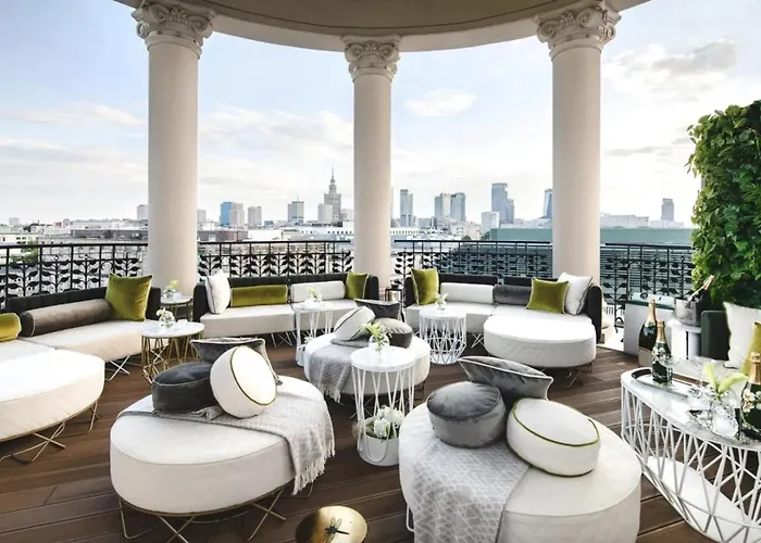 Apartment Decor Metro Wifi 300 Mbs 65tv Netflix Hbo Warsaw