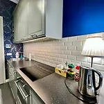 Decor Metro Wifi 300 Mbs 65tv Netflix Hbo * Warszawa