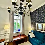 Apartment Decor Metro Wifi 300 Mbs 65tv Netflix Hbo
