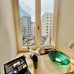 Apartment Decor Metro Wifi 300 Mbs 65tv Netflix Hbo