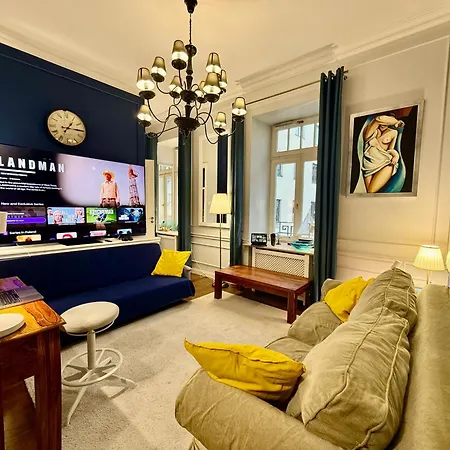 Apartment Decor Metro Wifi 300 Mbs 65tv Netflix Hbo Warschau